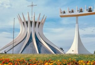 sinos-catedral-brasilia-df